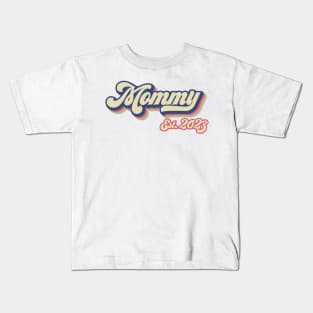 Mommy est. 2023, New Mom, Best Mom,  Mother's day gift Kids T-Shirt